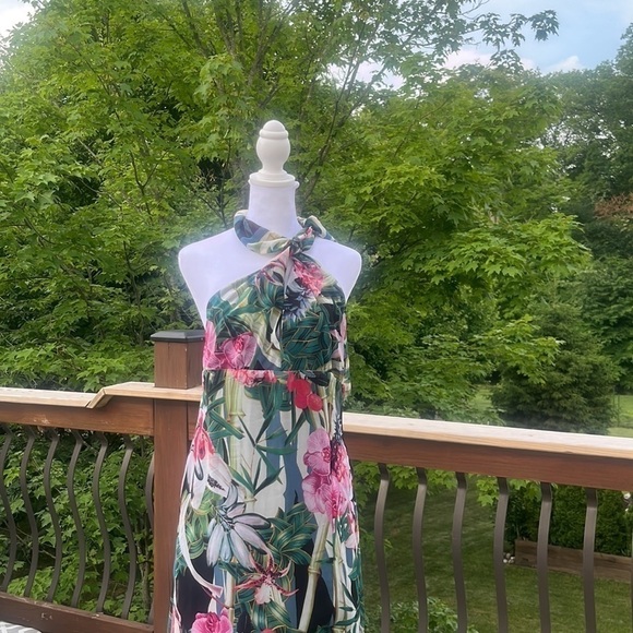 Venus halter maxi dress size 10 medium tropical floral print vacation cruise - Picture 9 of 9